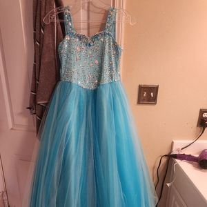 Girl's size 6 Tiffany Designs pageant dress with garment bag and petticoat